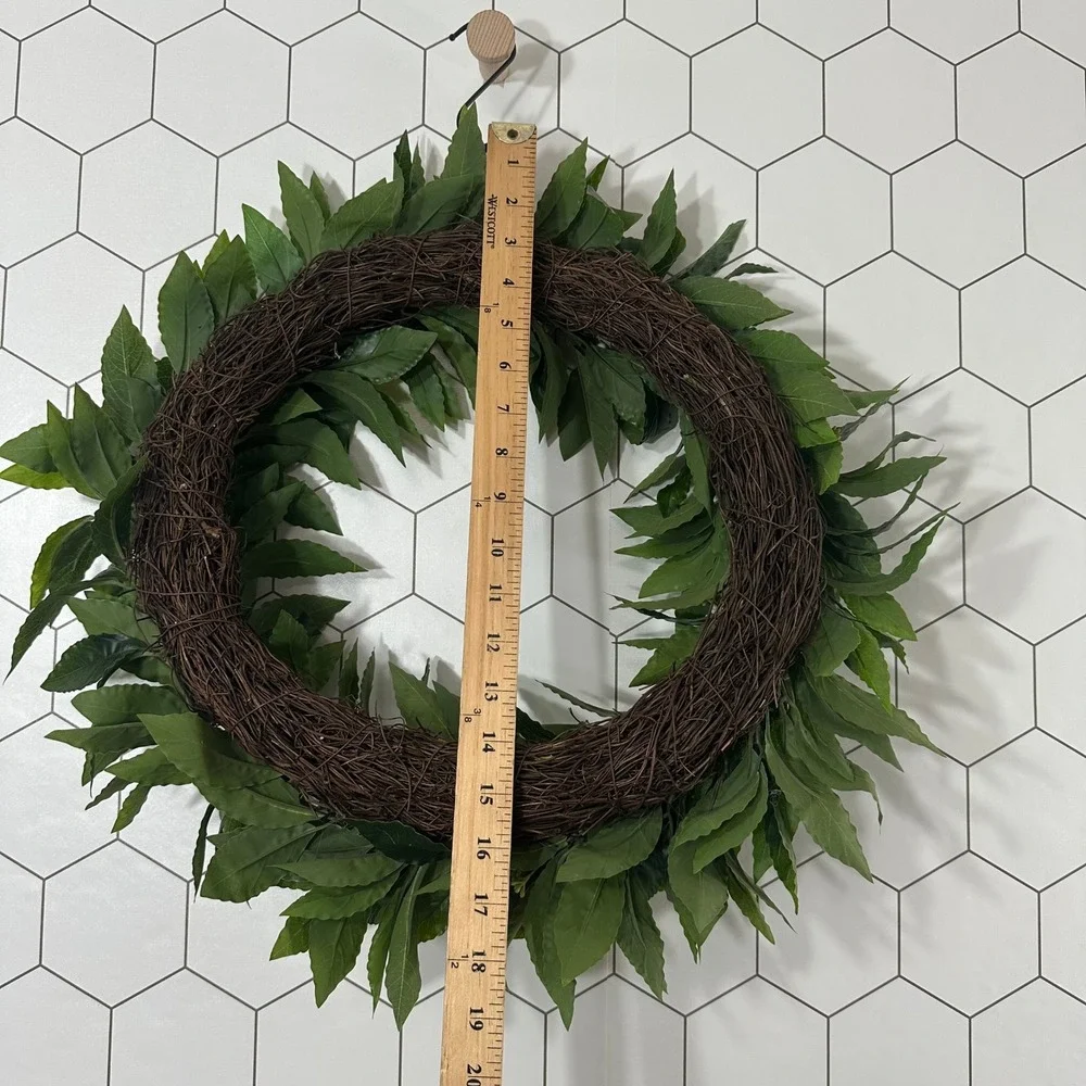 Green Laurel Leaf Artificial Wreath 18‎ Inch Grapevine Base White Berries Decor